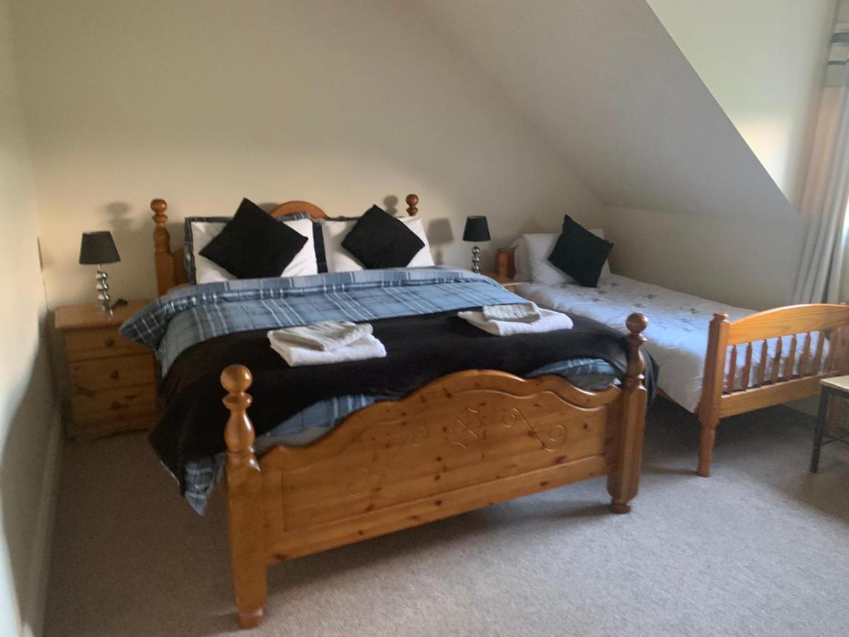 ניוברידג' The Curragh Country House Accommodation מראה חיצוני תמונה
