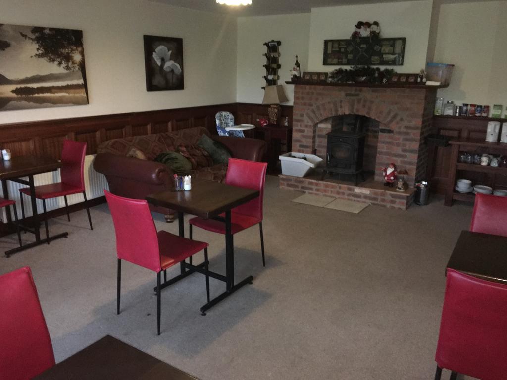 ניוברידג' The Curragh Country House Accommodation מראה חיצוני תמונה